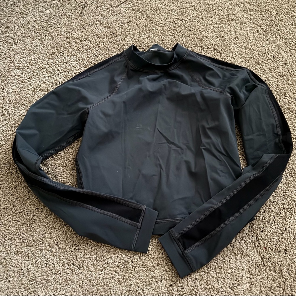 lululemon gray/black long sleeve